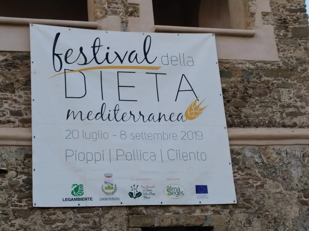 Locandina del quarto Festival della Dieta Mediterranea a Pioppi
