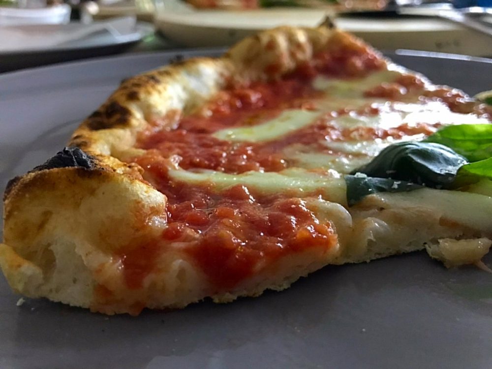 Pizzeria Al Solito Porzio - sezione della pizza margherita