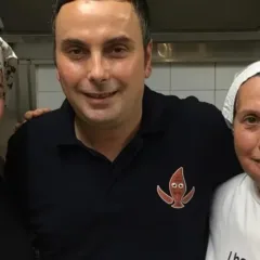Il nuovo patron Angelo Guzzo, con la mamma Antonietta e la collaboratrice Gerarda