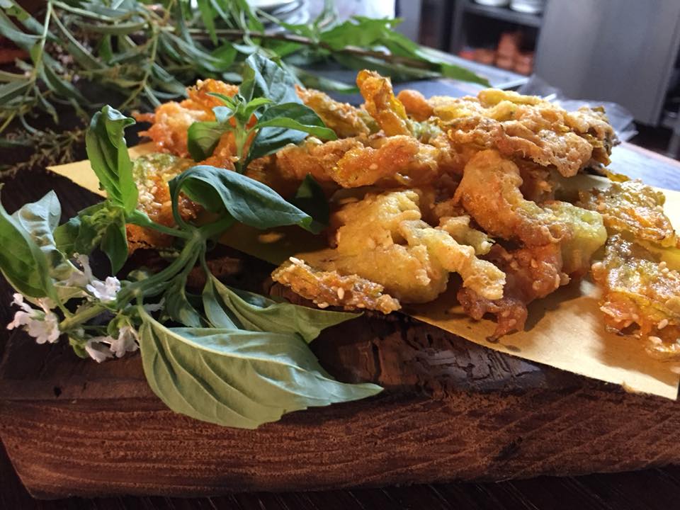 La Cantina a Gioi, fiori di zucca fritti al sesamo