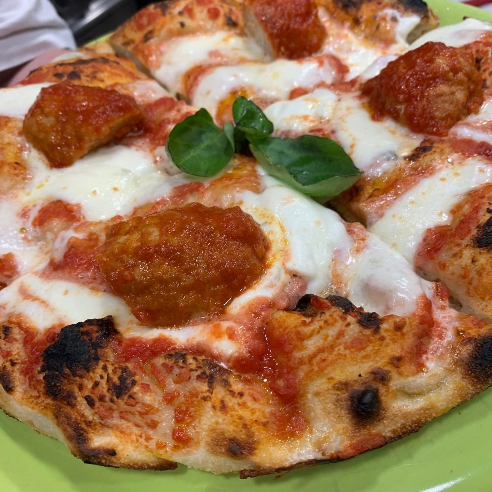 Pizzeria Elite - Ragu’, ragu’, fior di latte , polpetta al sugo