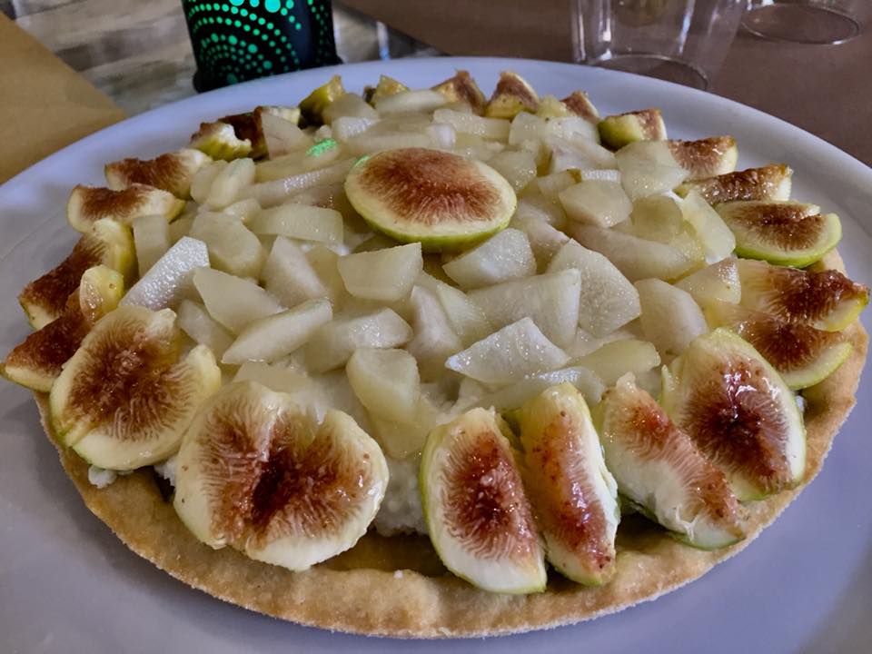 En Gioi, Agrilocanda cilentana, torta ricotta, pere e fichi