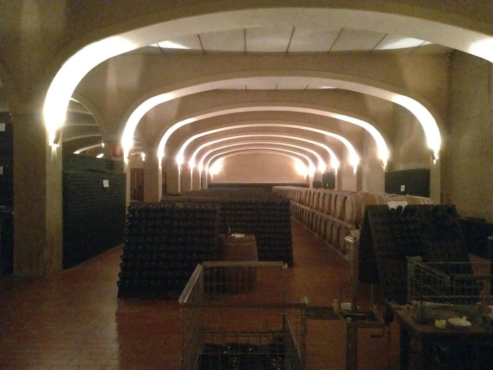 Cantina Colonnara - Ingresso dell'imponente cantina