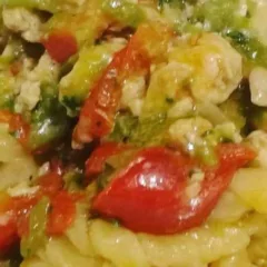 Fusilli con palamita, friggitelli