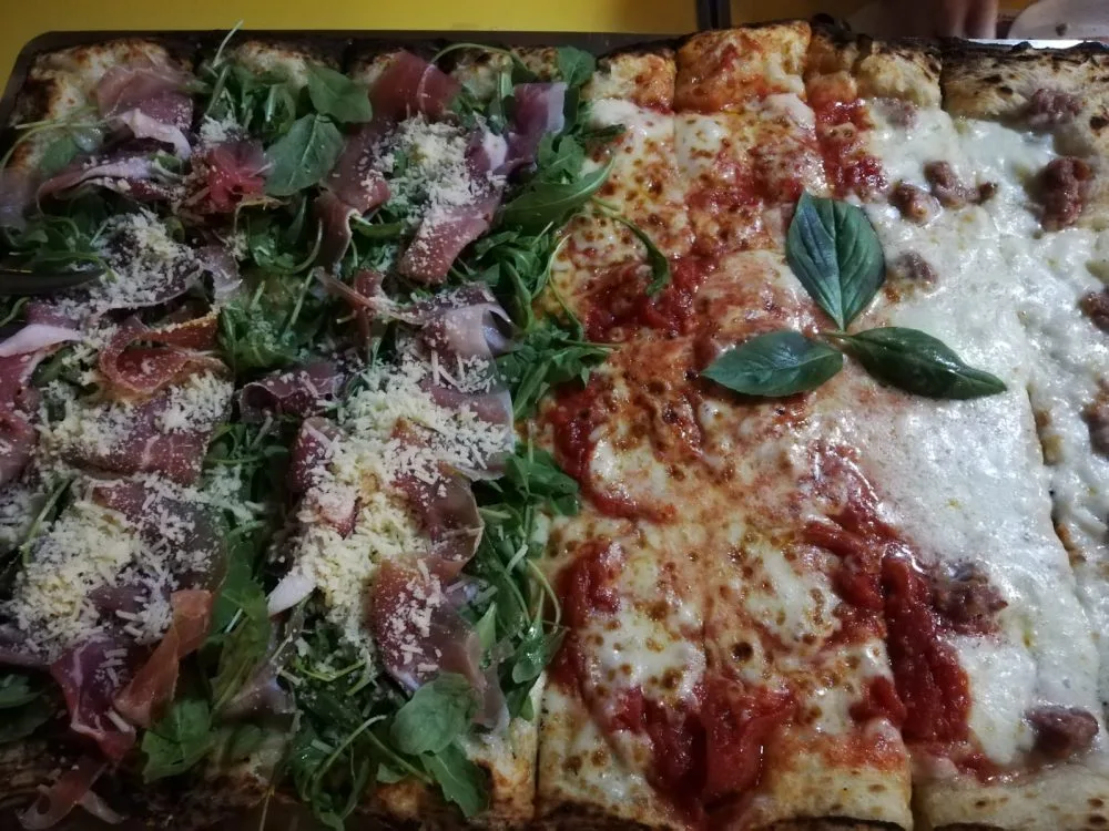 Pizza alla Brace - Grana e Parma, Bufalina, Salsiccia e Bufala dop
