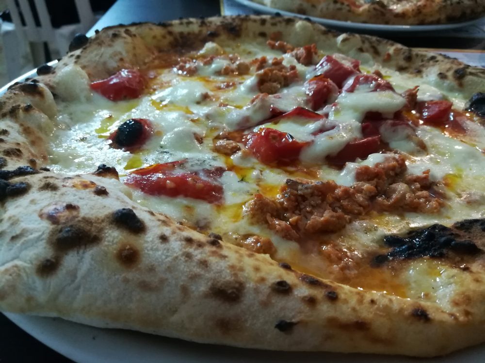 Pizzeria Napul'e' - La Salsiccia Rossa di Castelpoto fresca