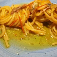 Spaghetti alici e pomodorino giallo