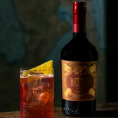 Drink Cherry Bomb della crew del Jerry Thomas Speakeasy di Roma