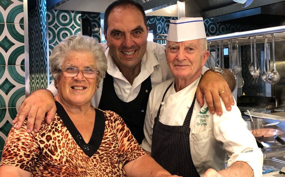 Lo Stuzzichino, Mimmo con i genitori, Paolo e Filomena