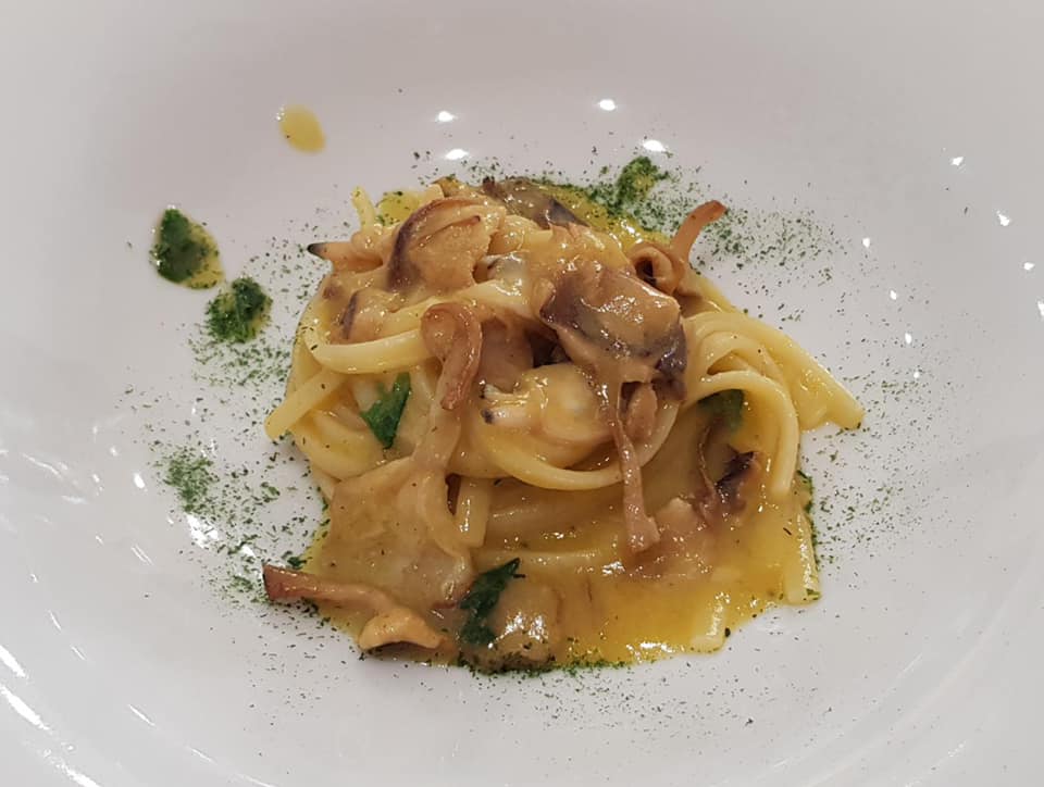 Mamma Elena, Linguine con funghi e vongole