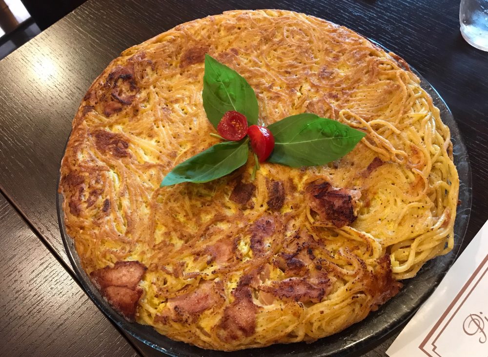 La Terrazza, Frittata di pasta, a pizz e maccarono