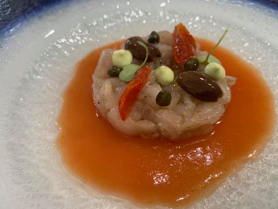 Mamma Elena, tartare di dentice e gazpacho di pomodori