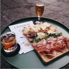 La Nova Central - ai tavoli