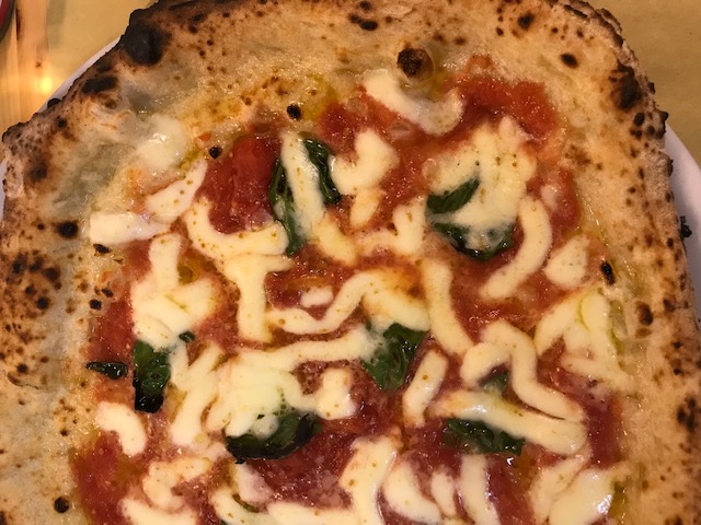 Reginella Pizzeria - Pizza Margherita