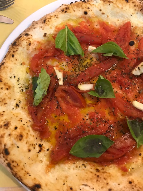 Reginella Pizzeria - pizza Marinara con pacchetelle