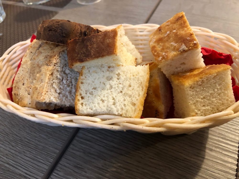 Trattoria Samperone, pane e focaccia
