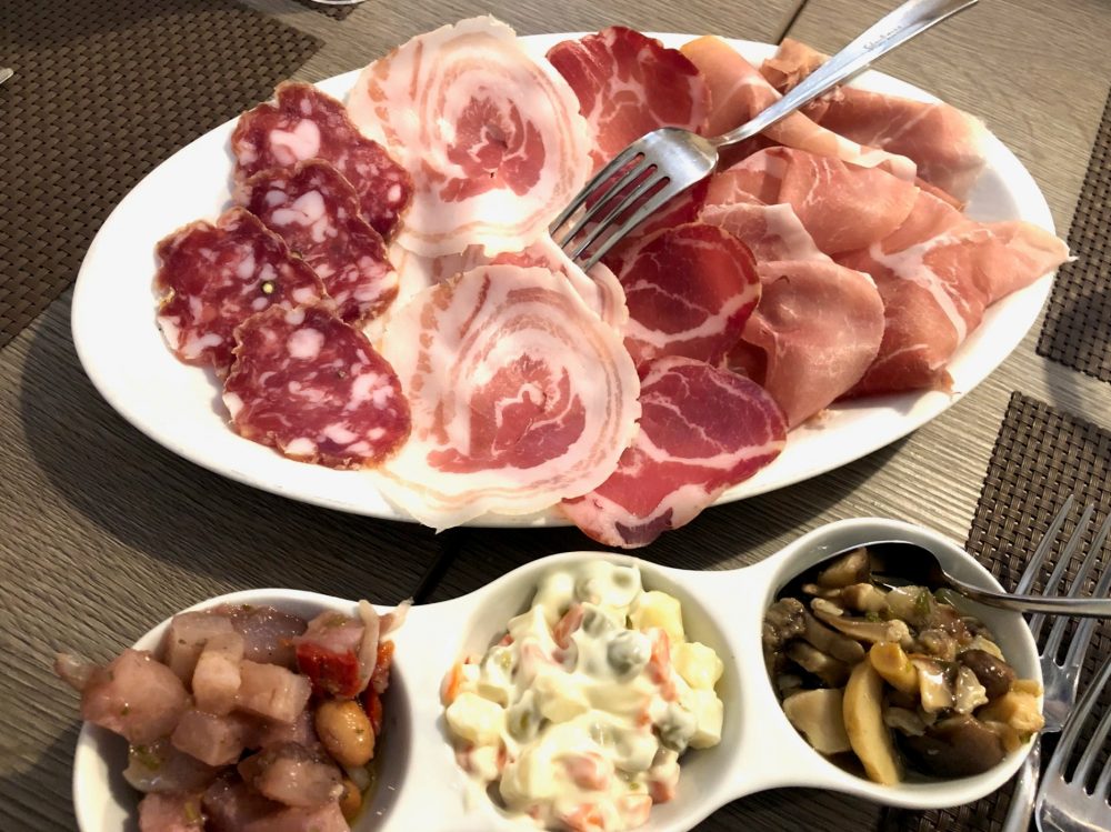 Trattoria Samperone, una porzione di salumi