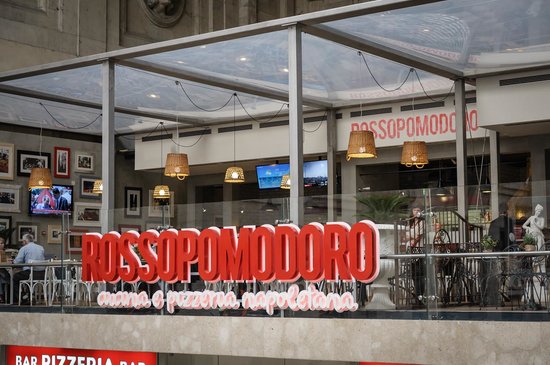 Risultati immagini per Inaugurata 'A Puteca di Rossopomodoro con pizza a portafoglio, sfizi e caffè di Napoli