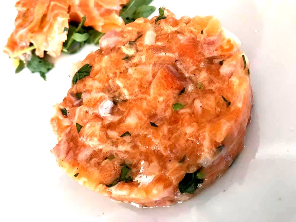 Johnny Take Ue', Tartare di Salmone