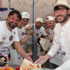 Guinness World Record - Pizzaioli all'opera