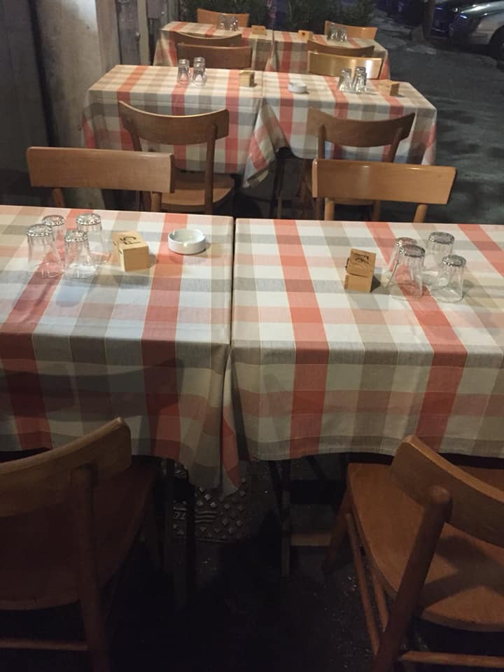 Trattoria L'Avvolgibile, i tavoli esterni