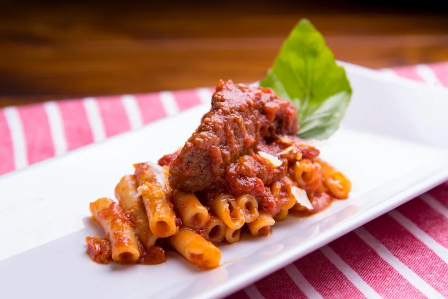 Ziti al ragu' napoletano
