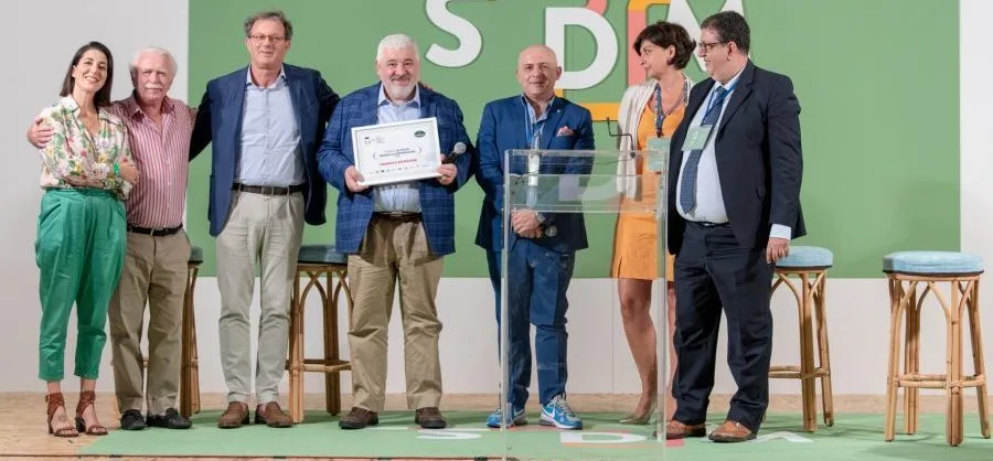 Umberto Bombana a LSDM2019 ritira il Premio Olitalia Modello d’Ispirazione 2019