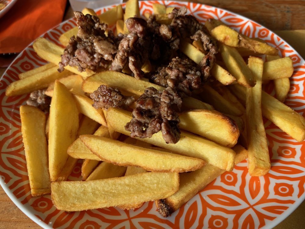 Old Bears - patatine fresche stick con salsiccia