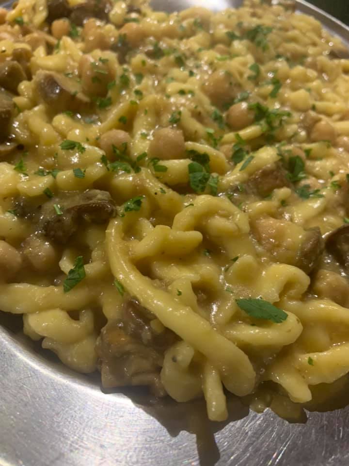 Il brigante - Pasta fresca con ceci e funghi porcini