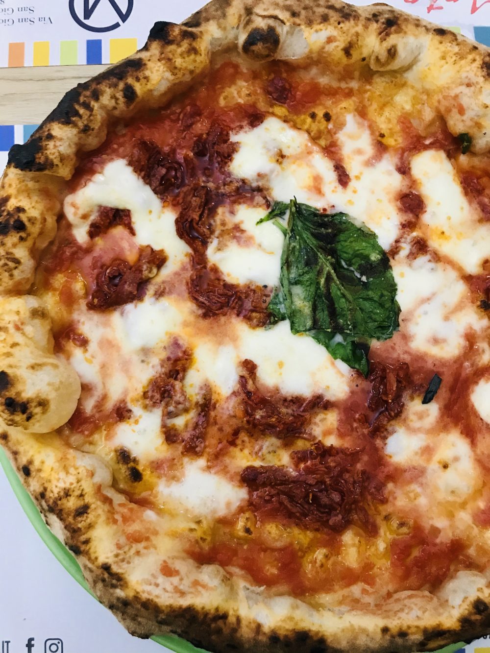 Pizzeria Vesuvio - Pizza Diavola