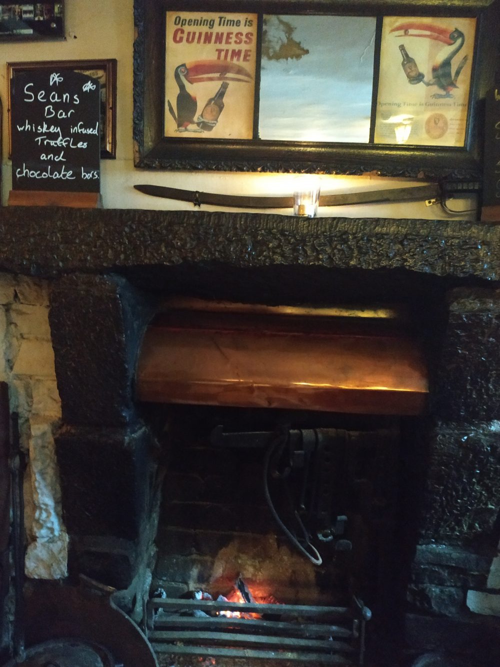 Sean’s Bar - il piccolo camino in sala