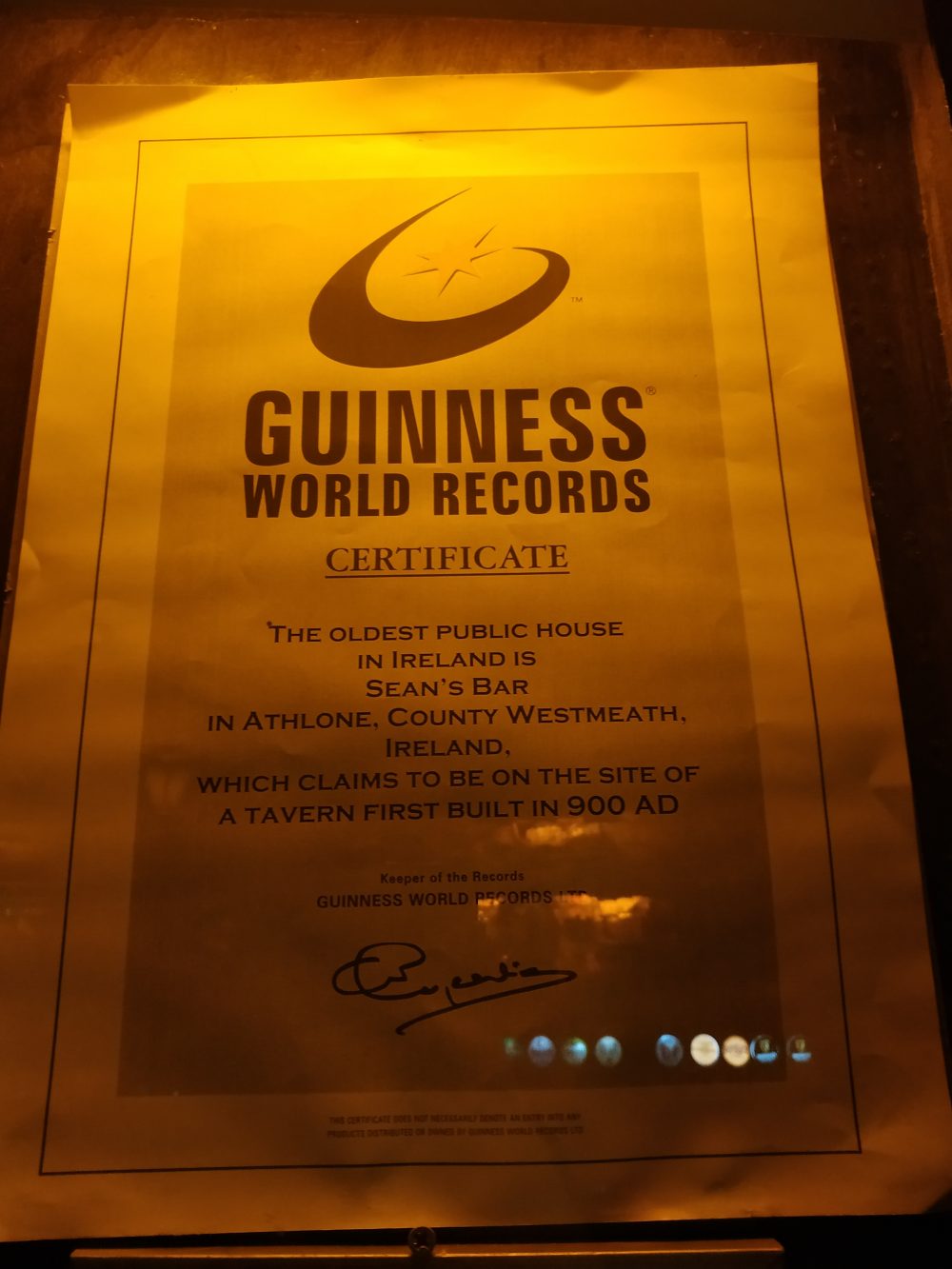 Sean’s Bar - il certificato firmato Guinness World Records
