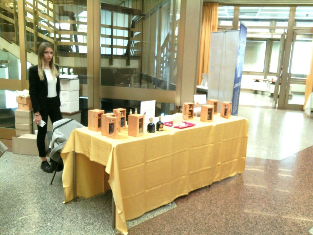 Tenzone del Panettone - I prodotti del territorio: l'aceto balsamico Opera e il parmigiano Montanari