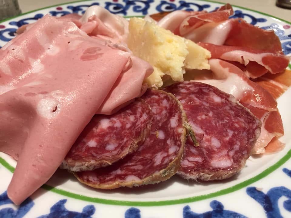 Trattoria Bertozzi, l'antipasto di affettati