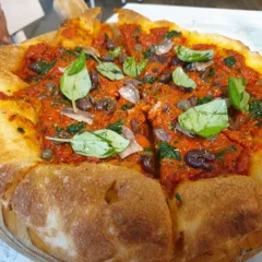 La pizza marinara di Martucci