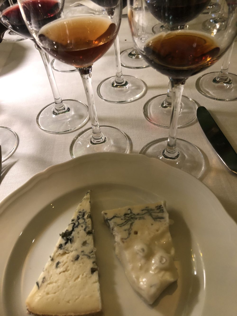 Formaggi erborinati e Vinsanto Occhio di Pernice Aria Pietro Beconcini. BistRo Aimo e Nadia- Milano