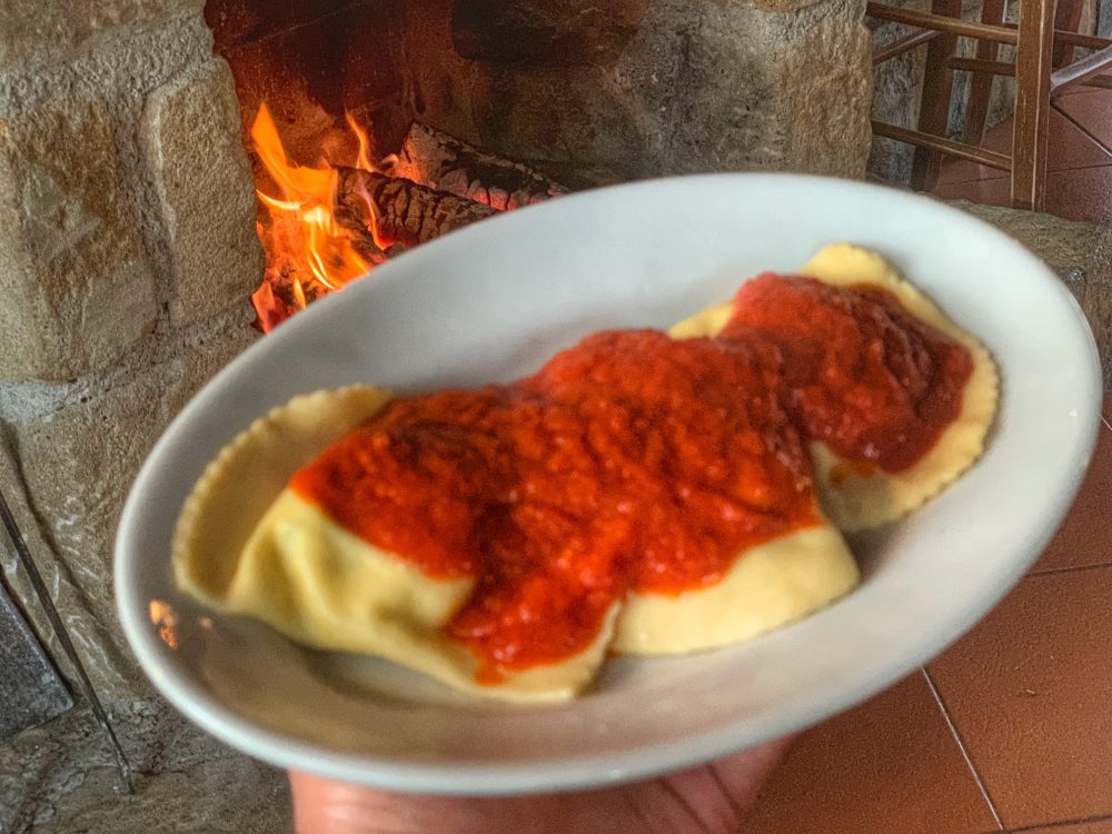 Agriturismo Valle di Marco -ravioli al sugo di pomodoro