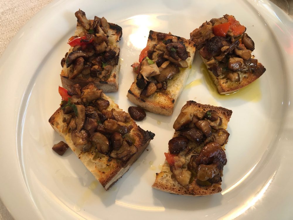 La Chioccia d’Oro - Crostini con funghi