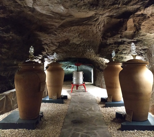 Cantina Imperatori - le gallerie romane per la vinificazione in anfora