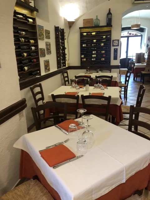 Cantina del vescovo - la sala