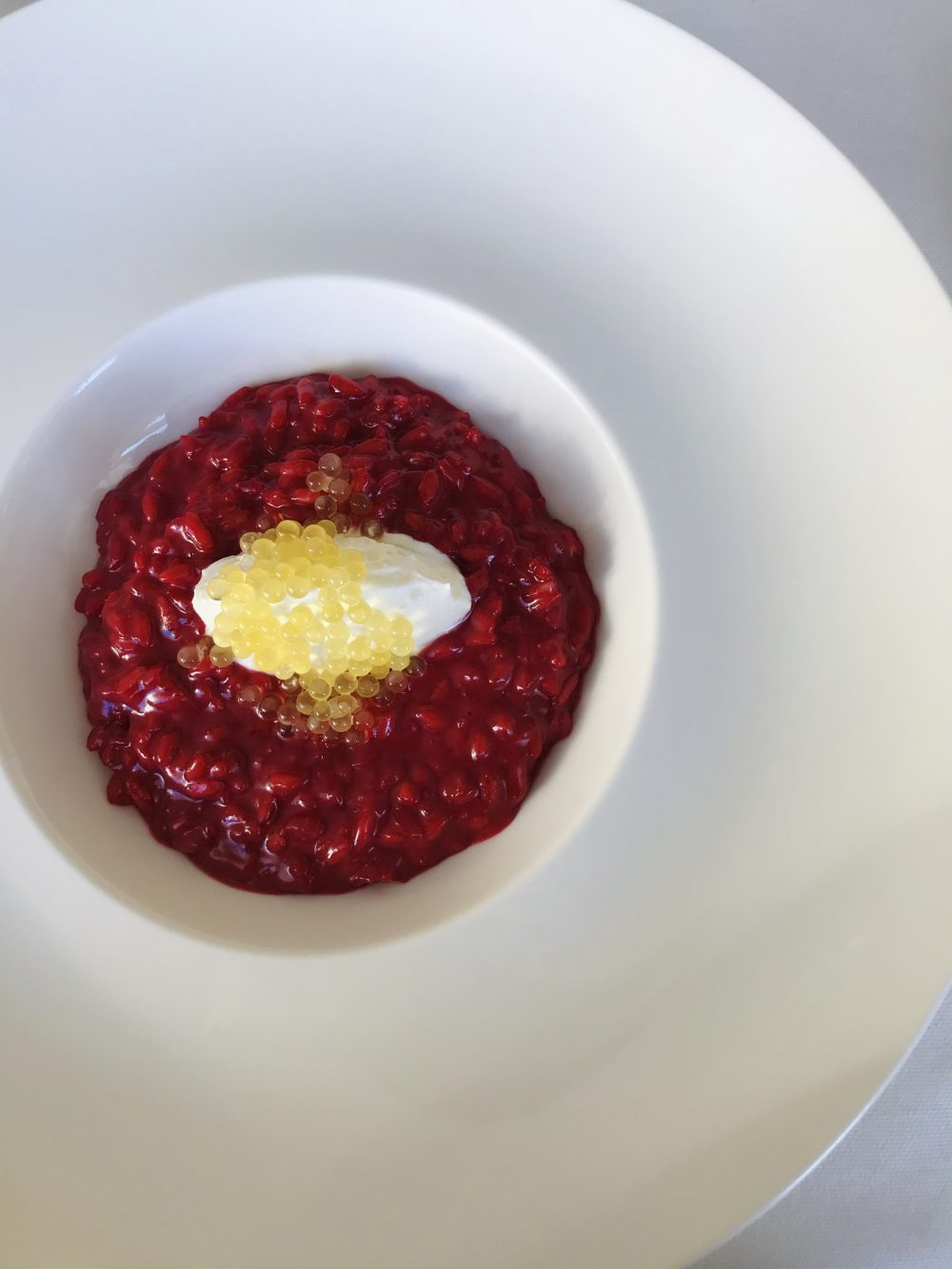 Hotel Cristallo, il Luxury Collection Resort & Spa - Risotto nano mantecato alla barbabietola con crema acida e uova di salmerino gigante alpino