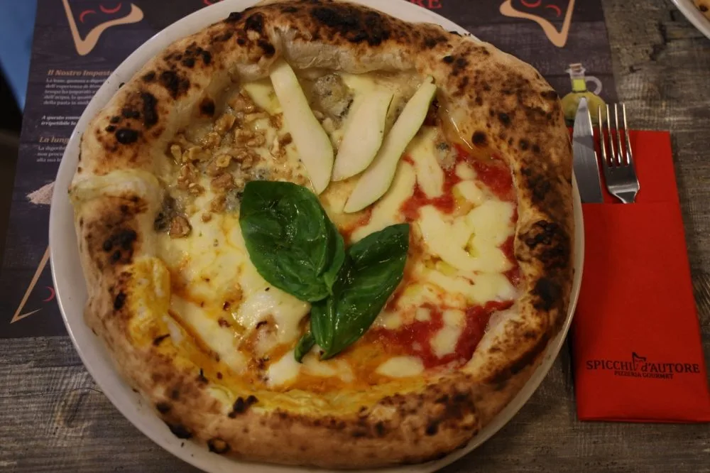 Spicchi D’Autore - Quattro spicchi di Margherita, Zucca e taleggio, Noci e blu di bufala, lardiata