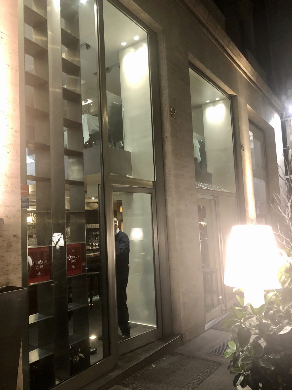 L’entrata del ristorante Moma