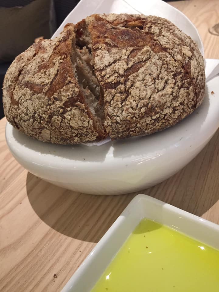 Casamare a Salerno, pane e olio