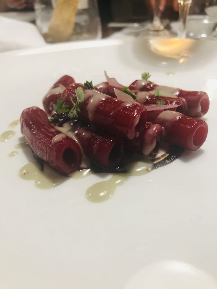 Ristorante Moma - Rigatoni Senatore Cappelli con pimpinella, riduzione di rapa rossa e formaggio erborinato