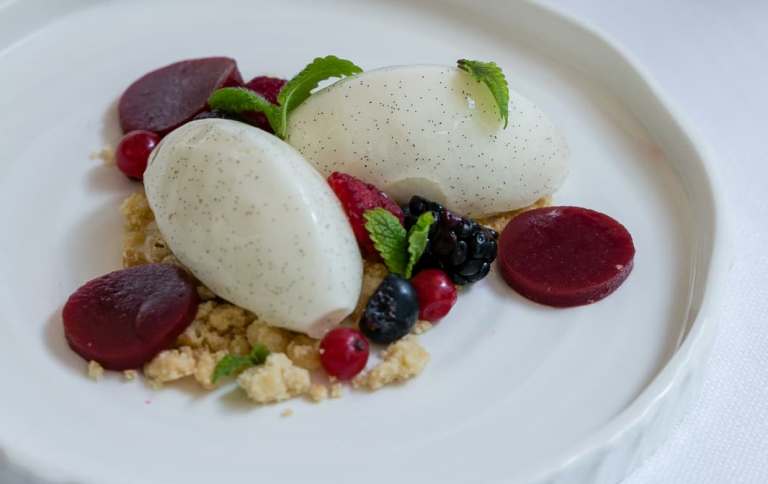 Casamare, Semifreddo allo yogurt e ai frutti di bosco