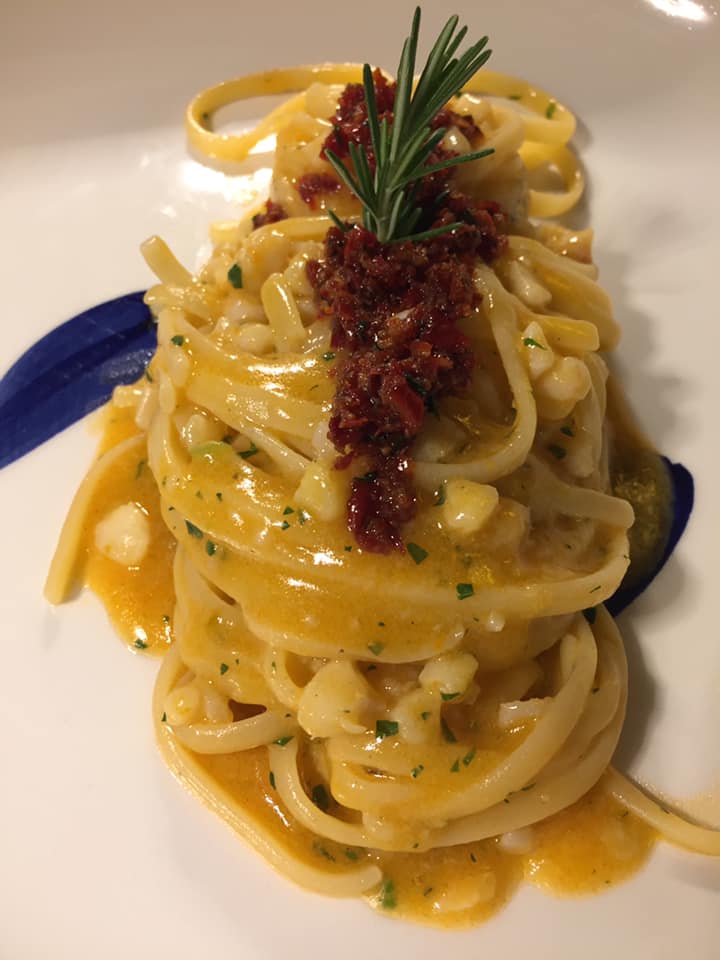  Il Buco a Sorrento, linguine con scorfano e battuto di pomodori secchi, profumate al limone