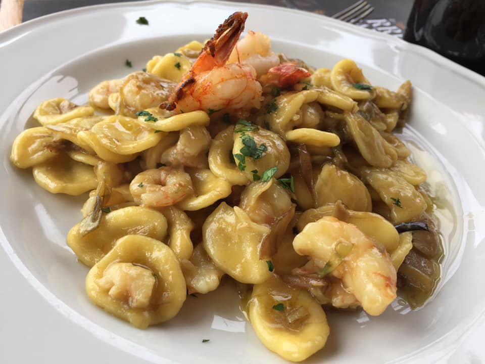 Torre Ferano, orecchiette con carciofi e gamberi