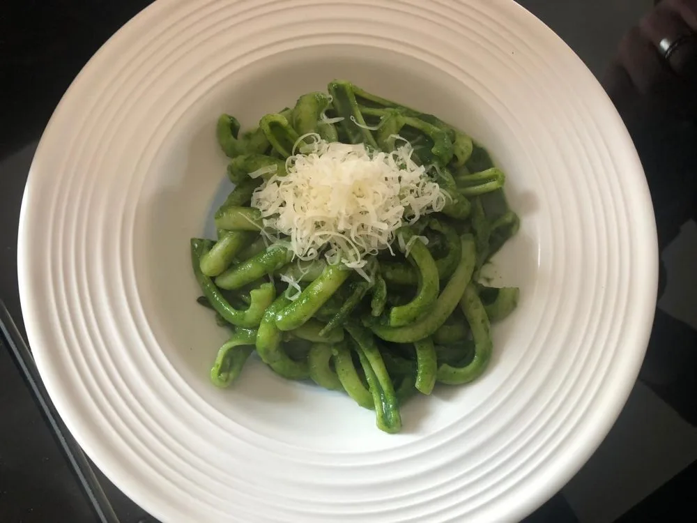 Carrati con crema di cicoria, guanciale e pecorino