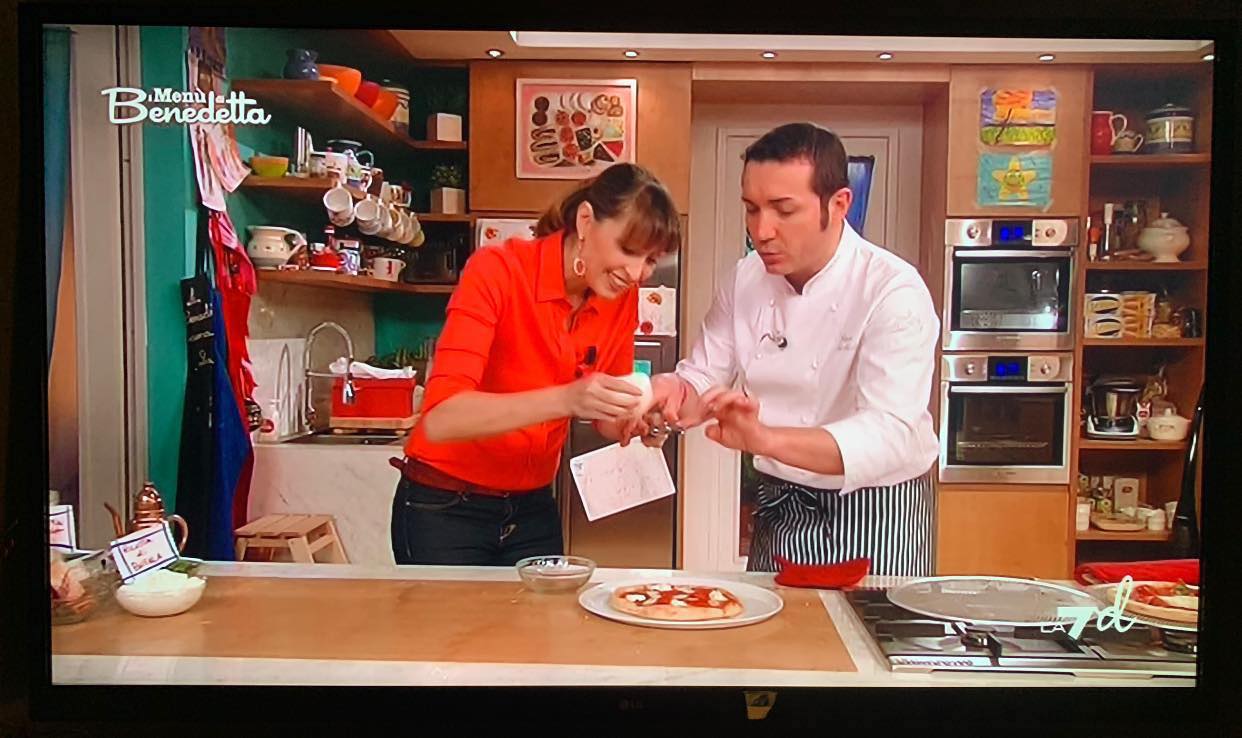 Ricetta pizza margherita in casa di Gino Sorbillo